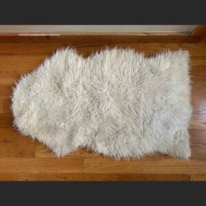 IKEA GULLVIVA FAUX FUR RUG / THROW